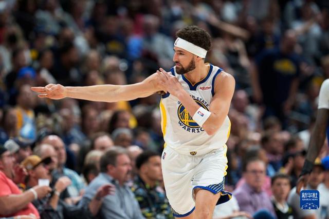 罗德里戈绯闻女友晒沙滩健美照 川字腹肌配小麦色